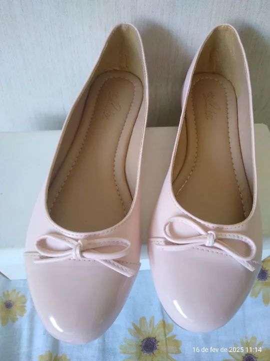 Sapatilhas rosa de bico redondo