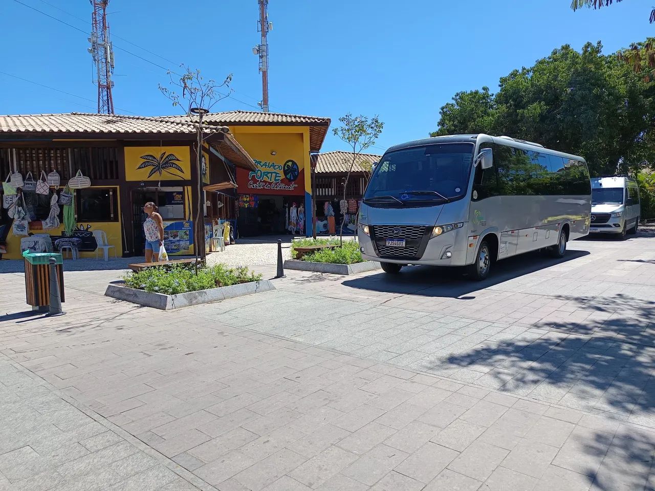 Locação de Van Micro e Ônibus em Salvador e Região  - Foto 3
