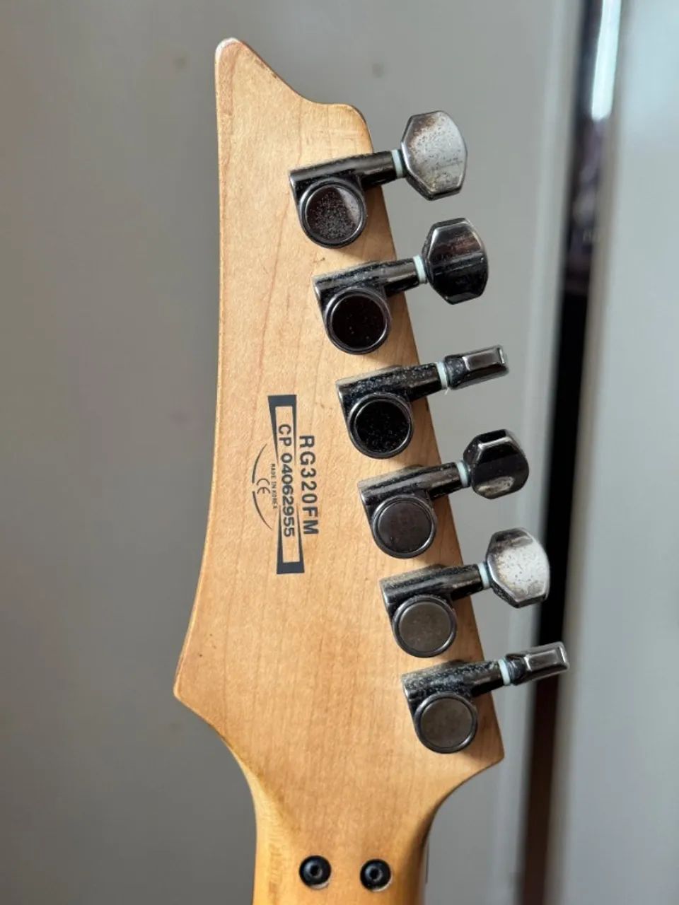 Guitarra Ibanez Rg320 Fm Tampo Lindo !/fender/gibson/suhr - Foto 5
