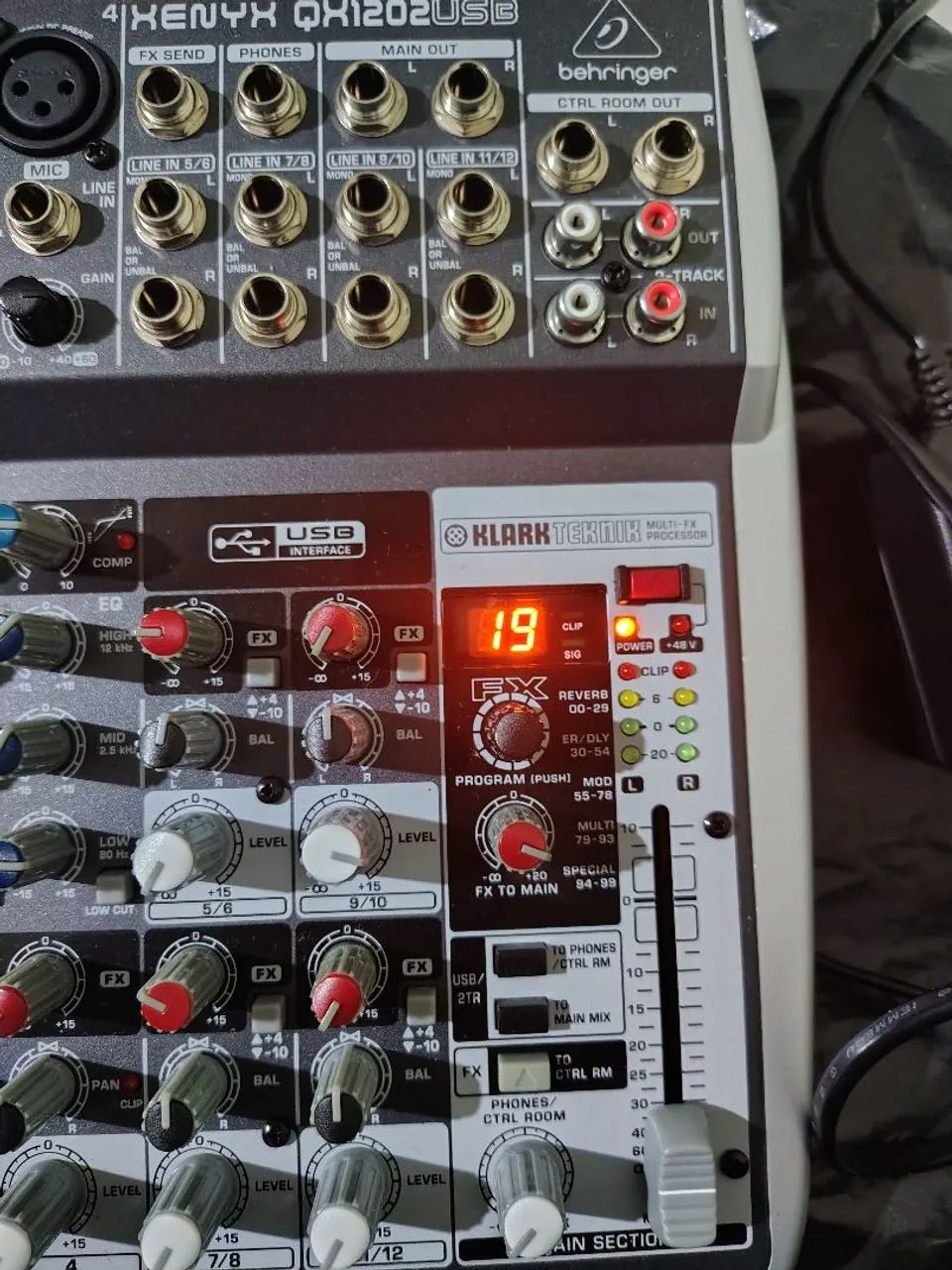 Mesa Behringer QX1204 USB  - Foto 3