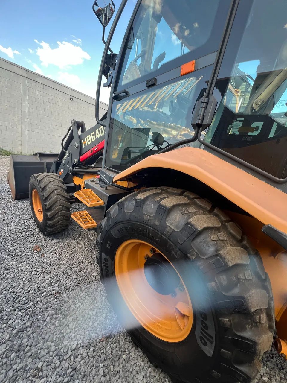 Retroescavadeira FINANCIA não case 580 cat 416 jcb 3cx New Holland b95  - Foto 6