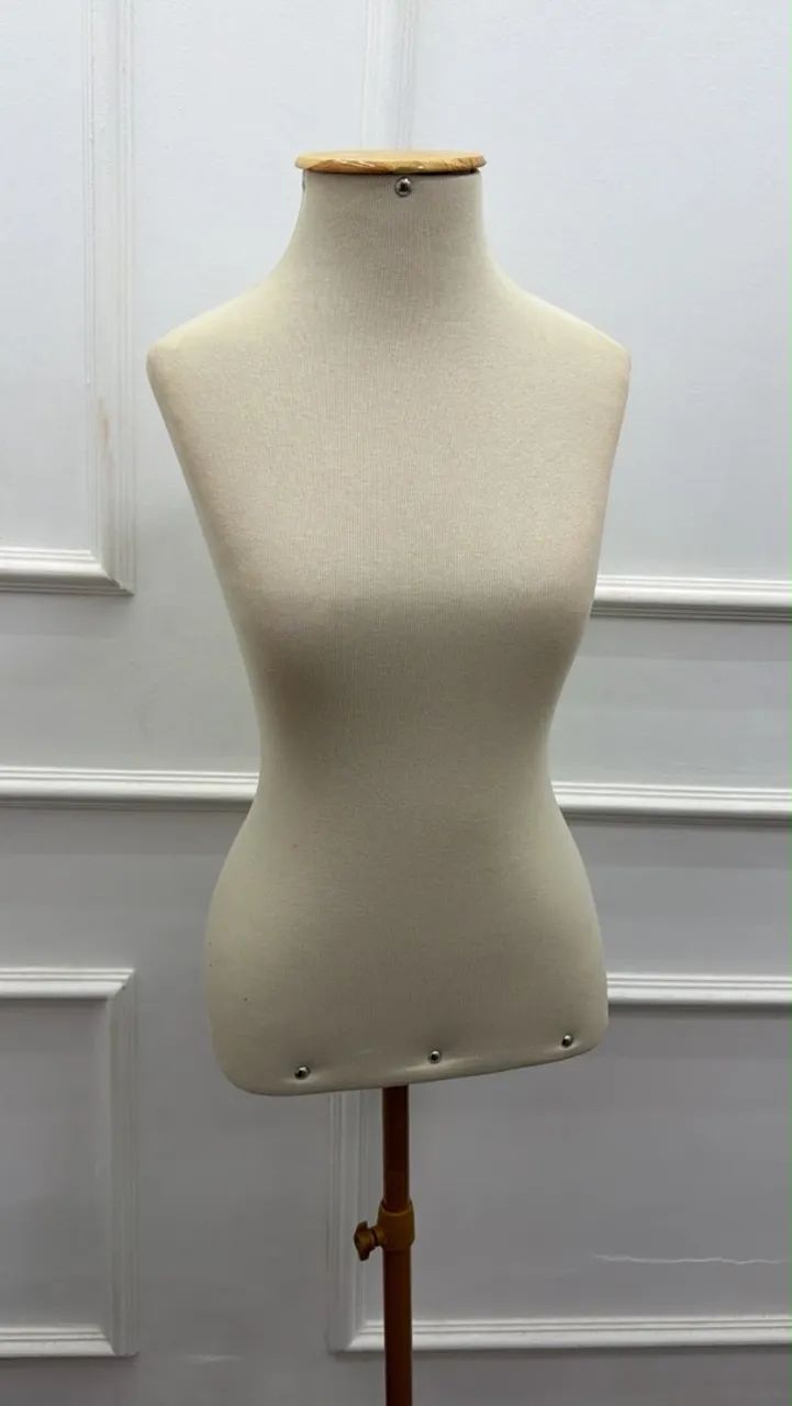VENDO BUSTO FEMININO  - Foto 2