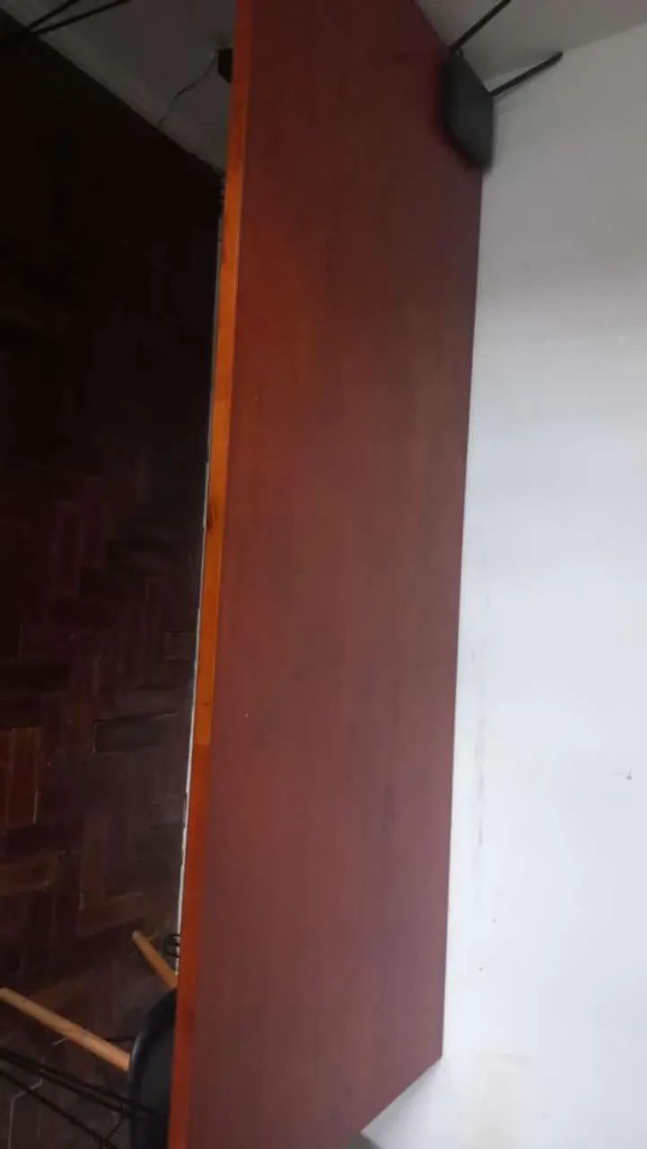 Mesa rústica comporta até 8 lufares - Foto 4