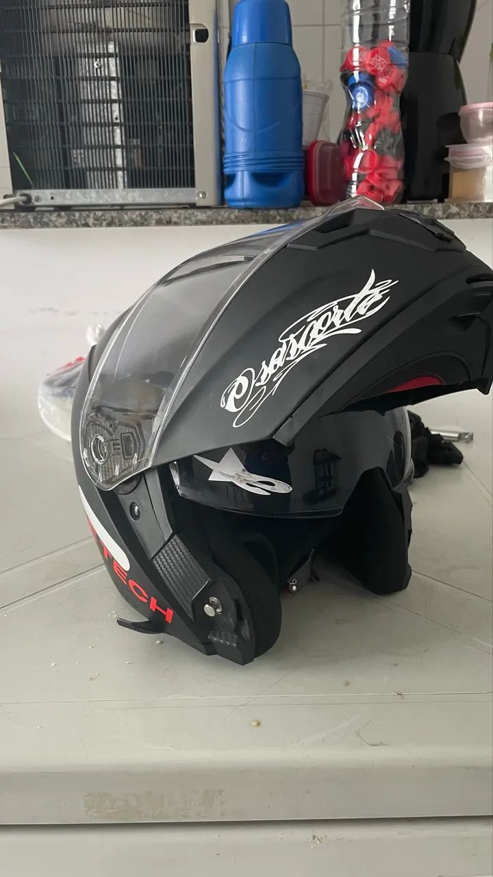 Capacete articulado 