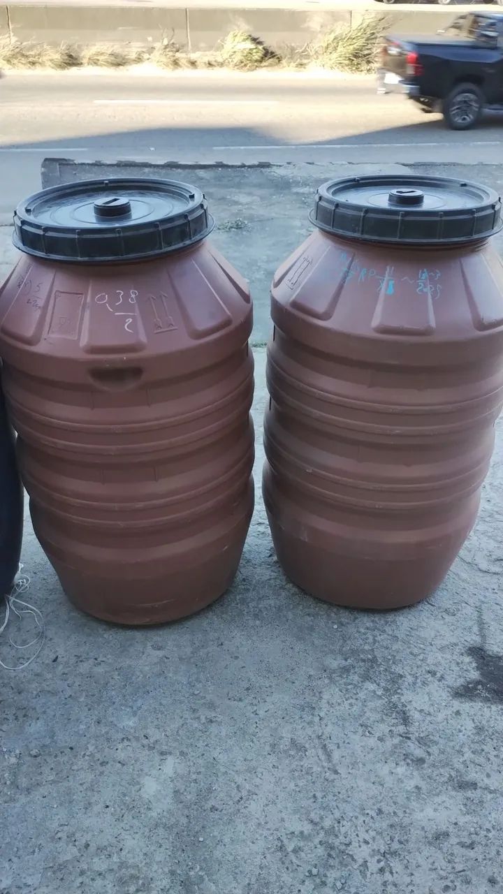 Bombona plástica reutilizada em ótimo estado 