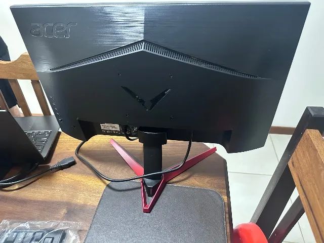 Monitor Acer Nitro VG240Y (165Hz) - Foto 3