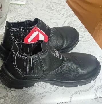 Botas bracol com 70% descontos.