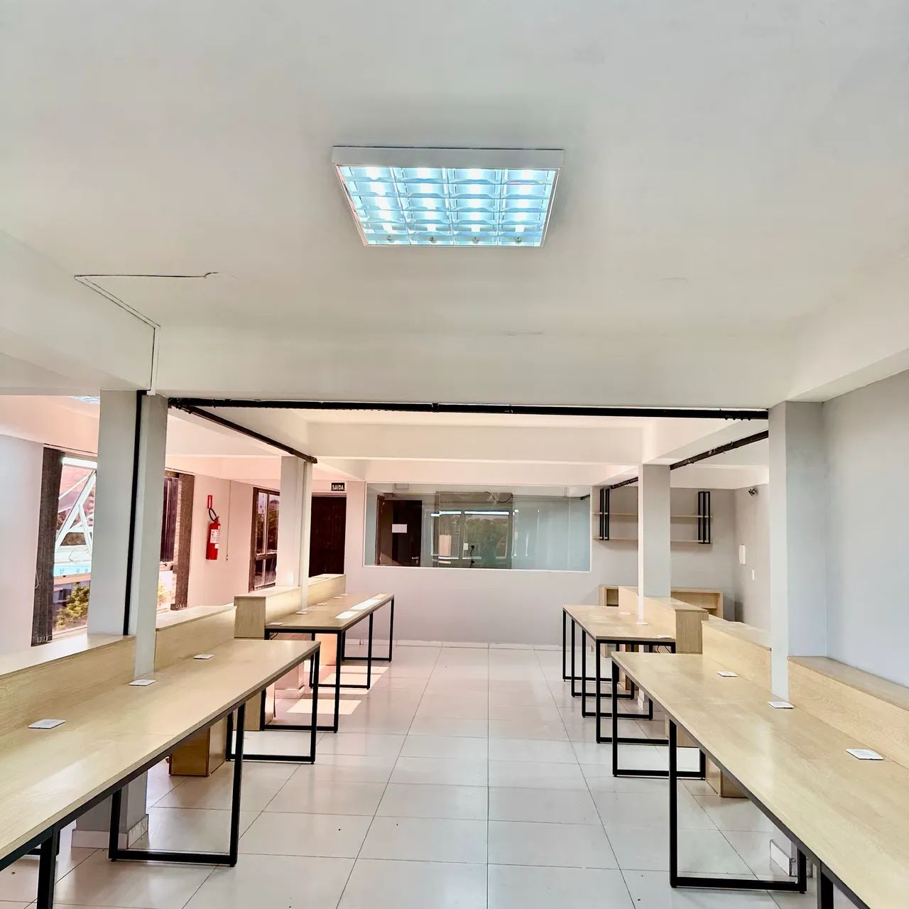 Sala comercial ampla