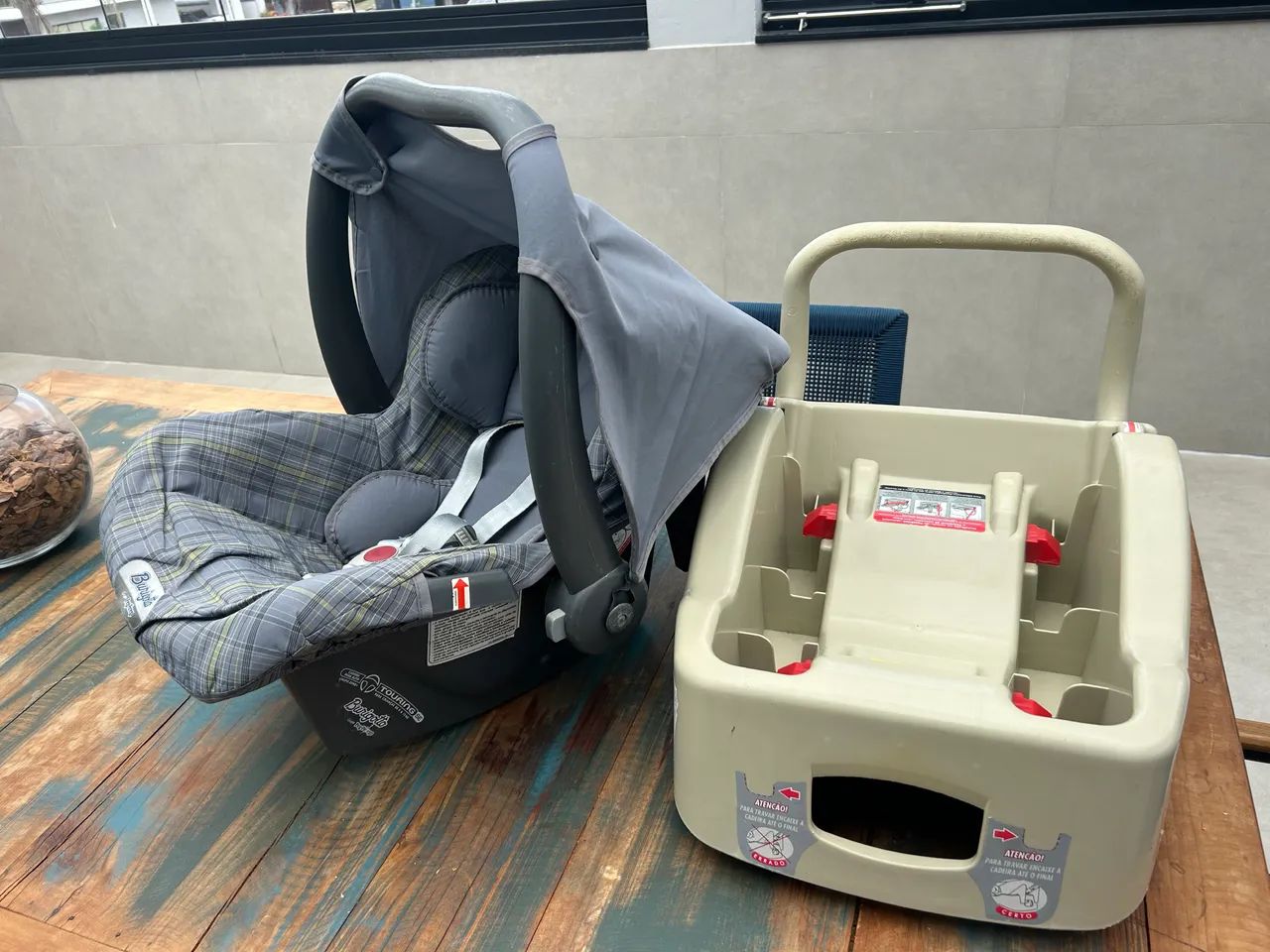 Bebê conforto +base de carro