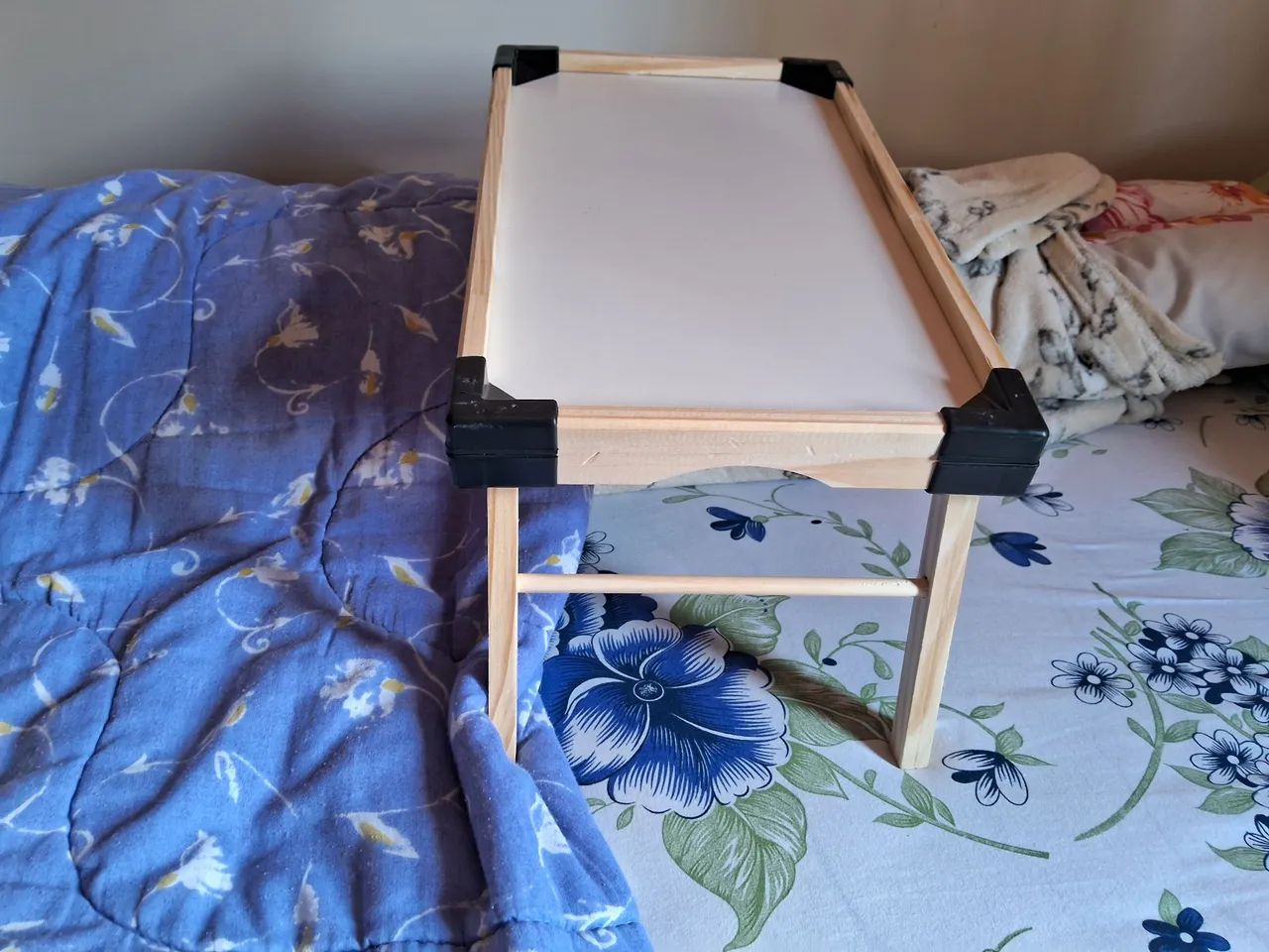 Mesinha de cama  - Foto 2