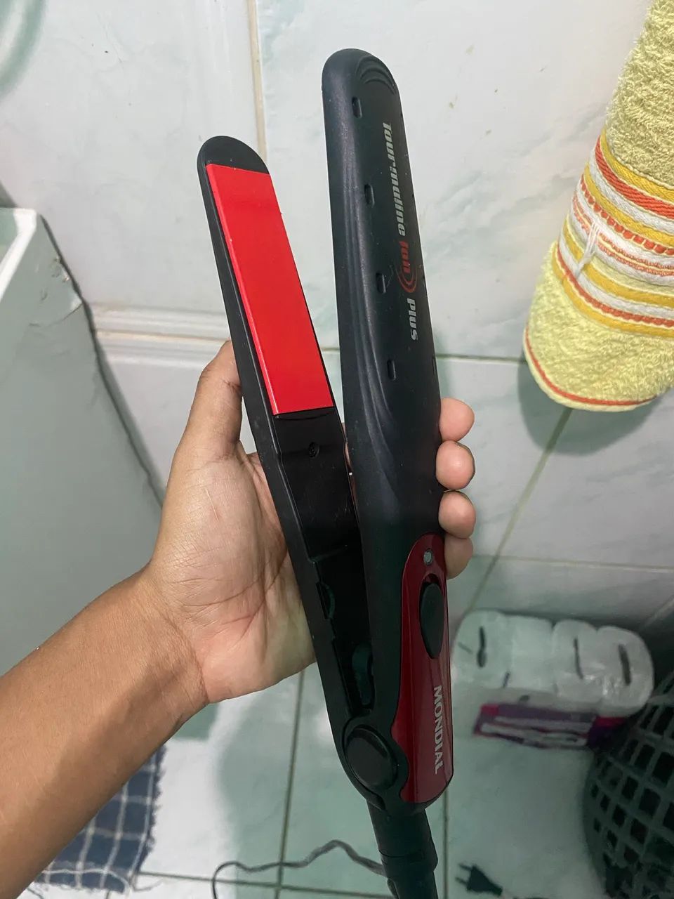 Prancha de cabelo mondial