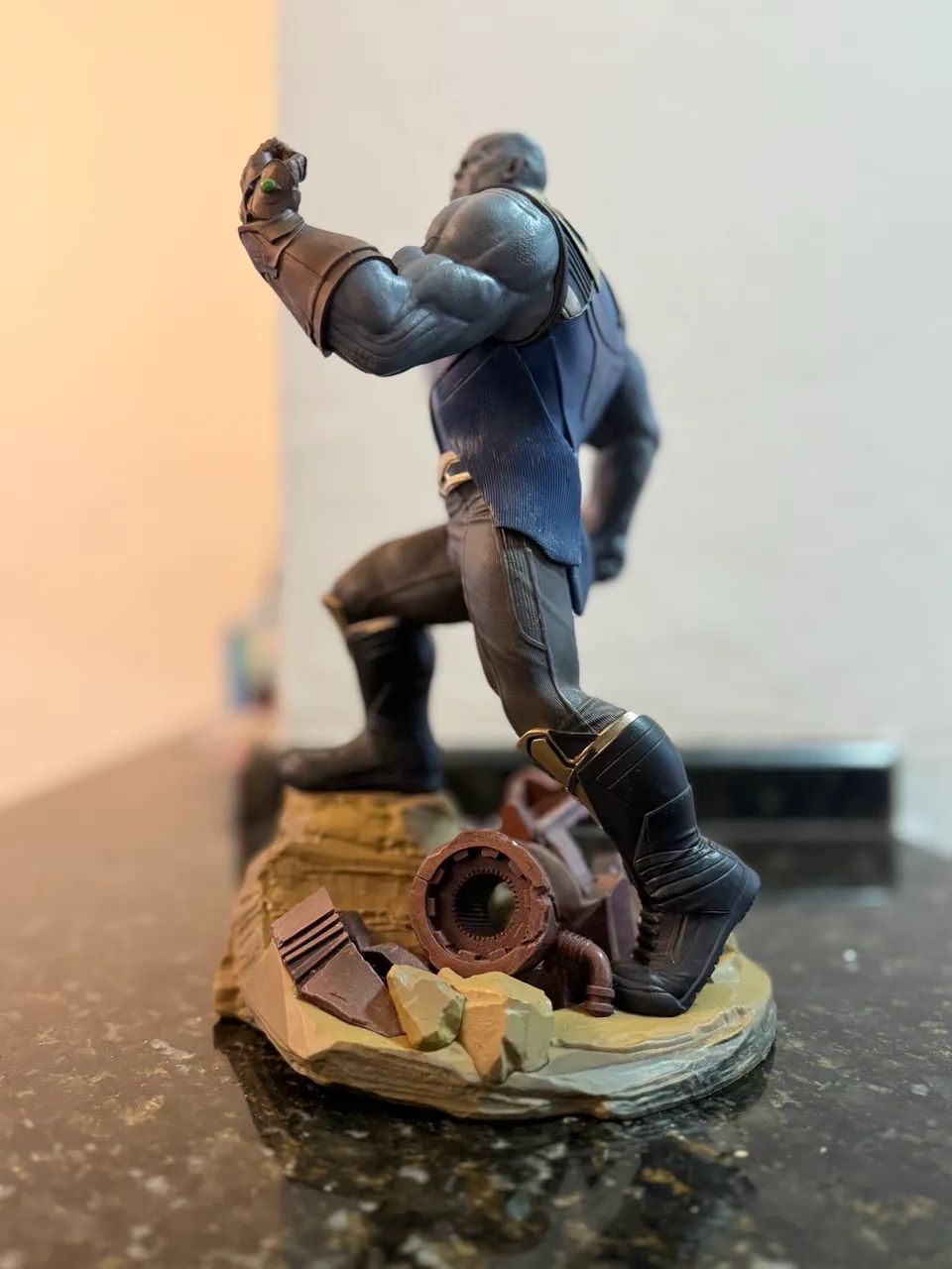 Action Figure Thanos - Acompanha Caixa Original - Foto 3