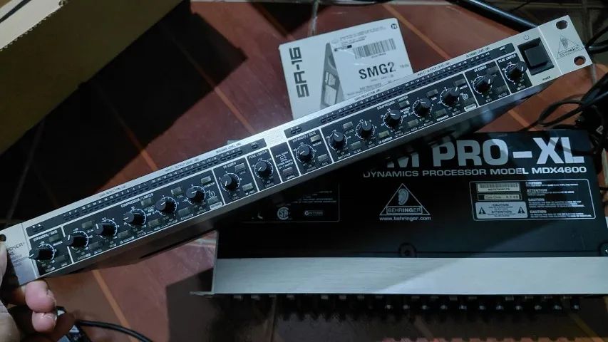COMPRESSOR BEHRINGER MDX 4600