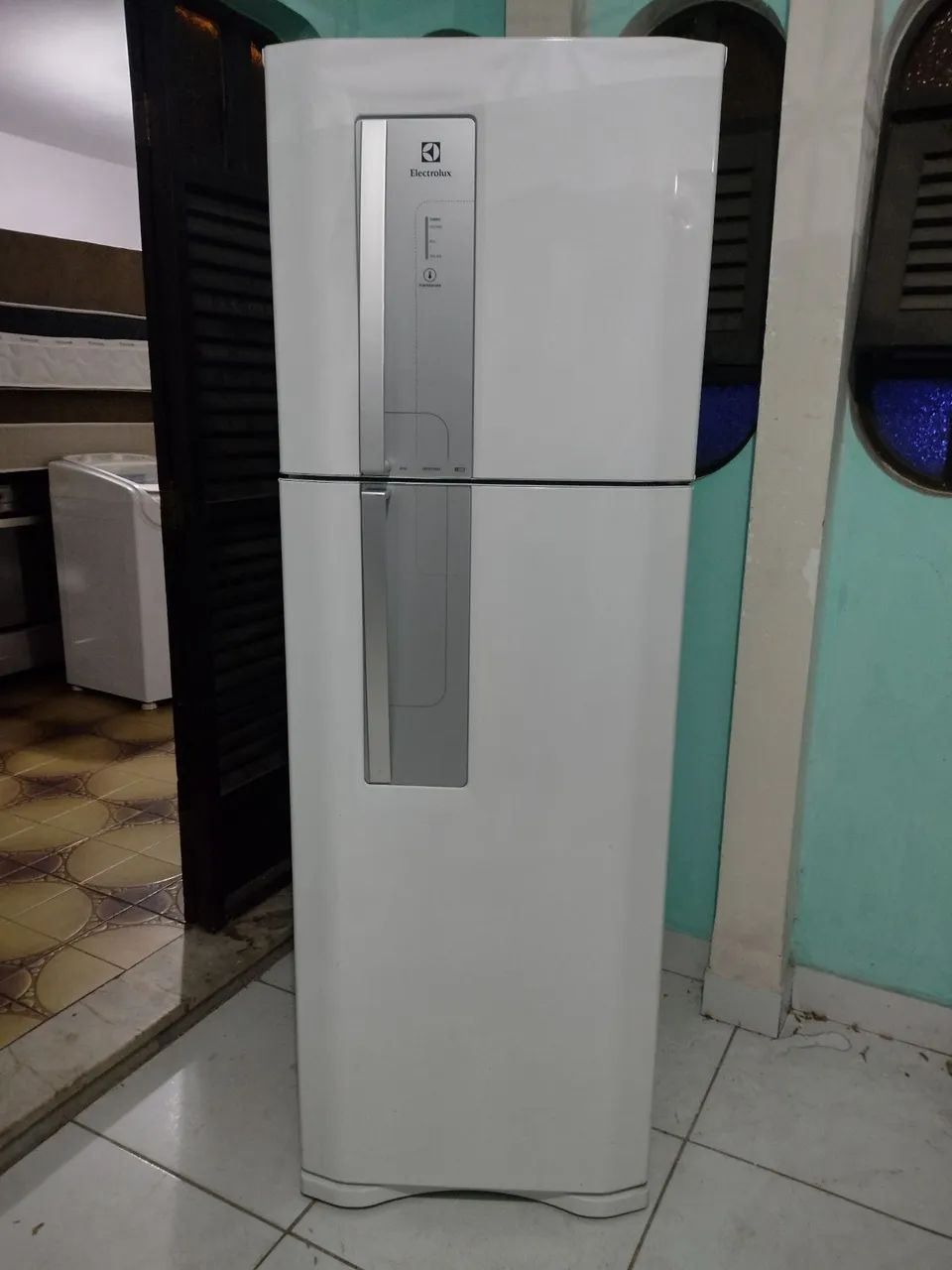 Vendo geladeira Eletrolux df42 