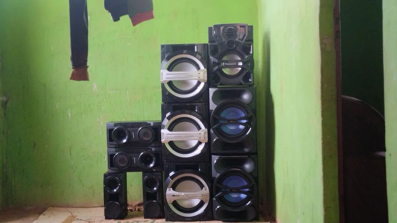 Estou vendendo essas caixas acústica muito bem conservada 