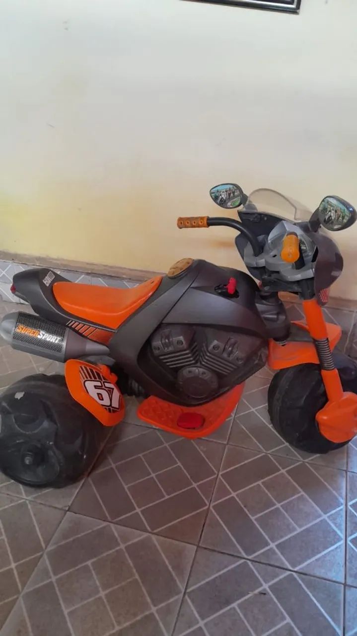 Moto elétrica infantil 