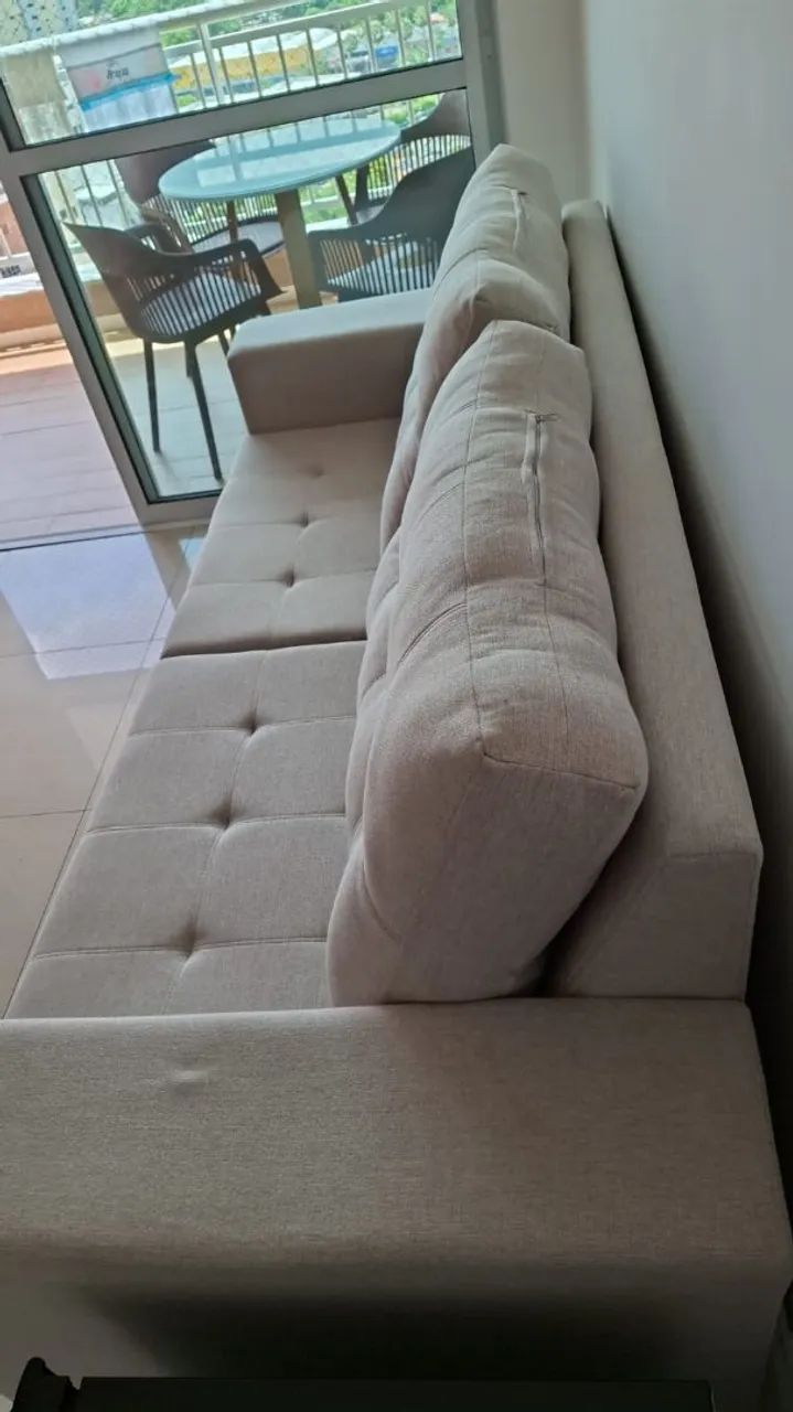 Vendo Sofá fixo com 2 puffs - Foto 2