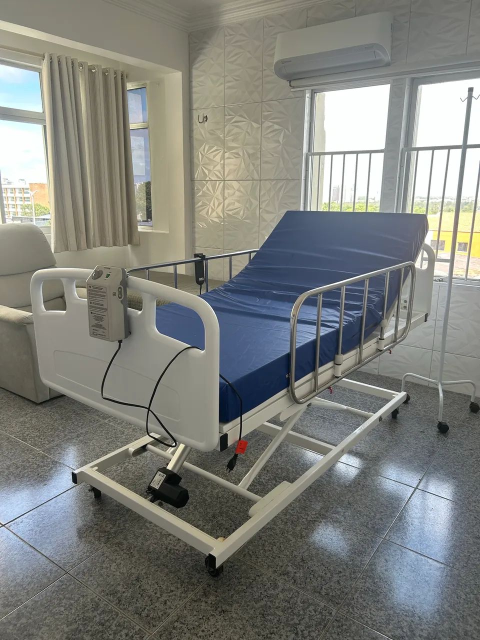 Cama Hospitalar Elétrica Seminova - Foto 3