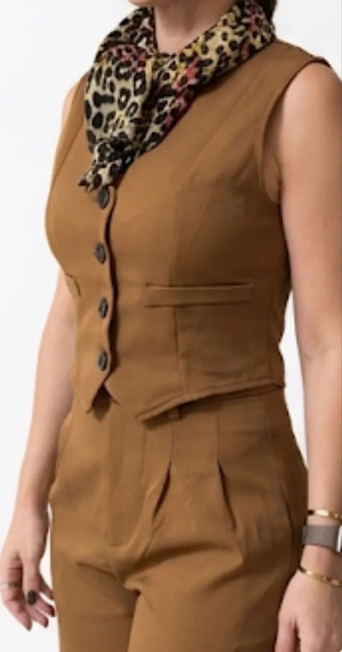 Conjunto marrom com echarpe  - Foto 4