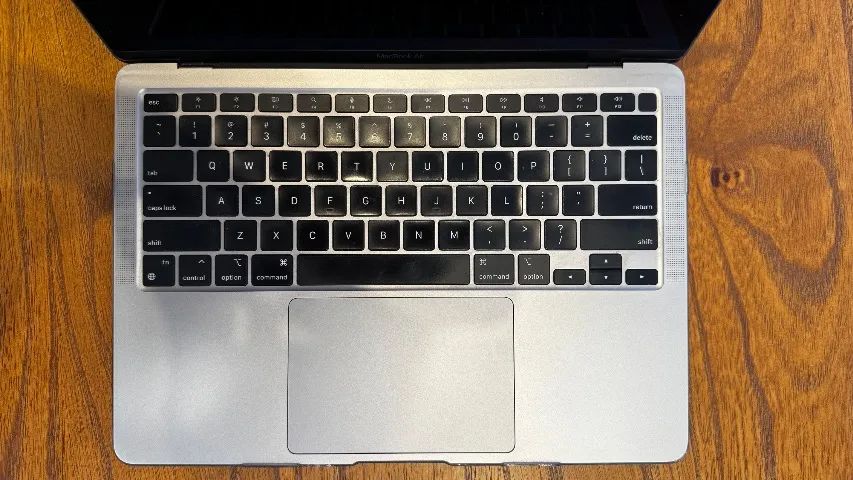 MACBOOK AIR M1 2020 - Foto 2