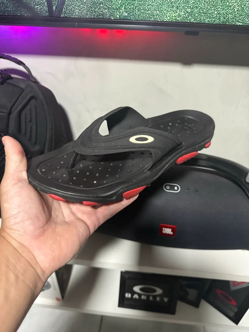 Chinelo Oakley 