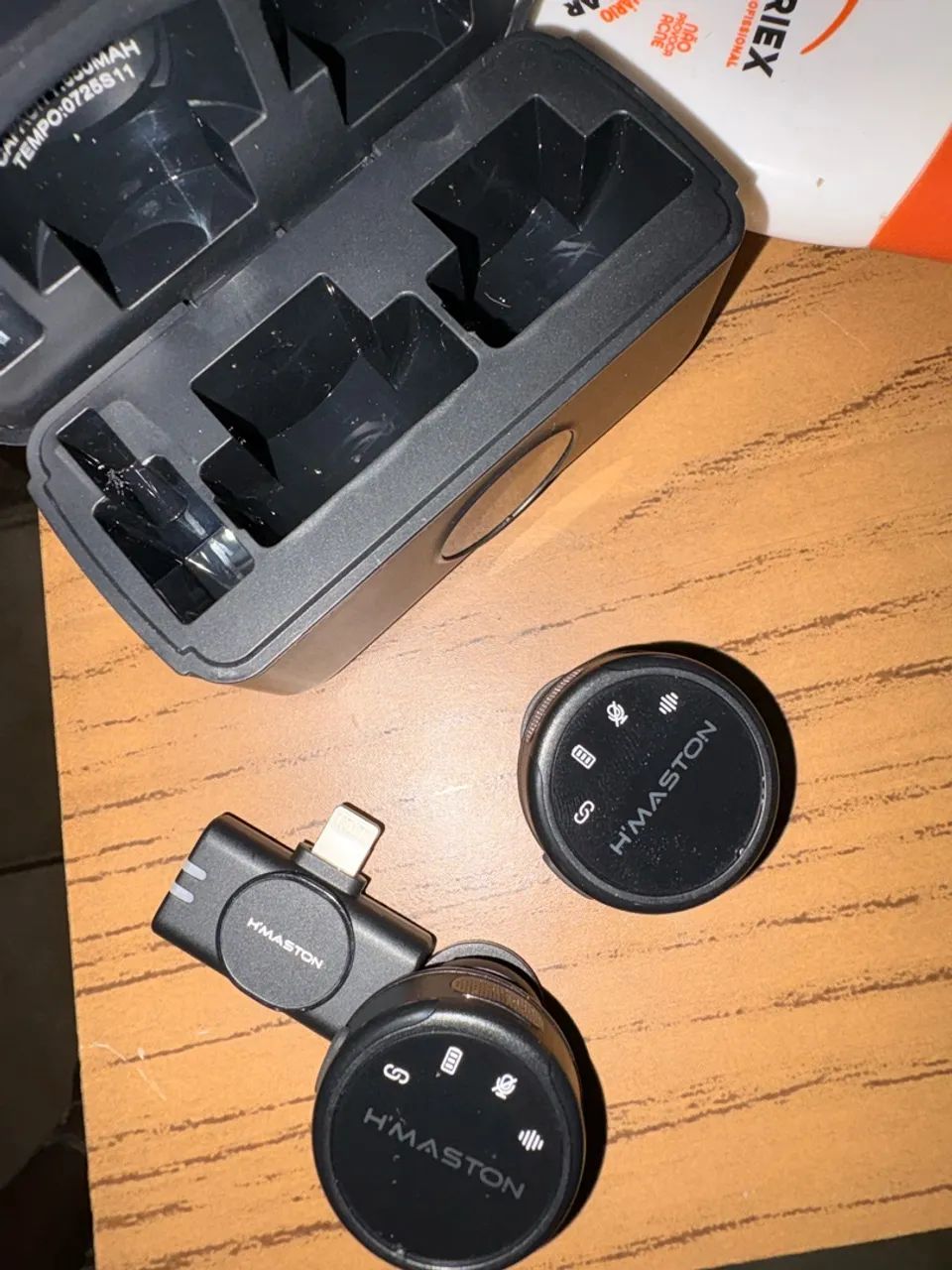 Microfone via Bluetooth com estojo carregador  - Foto 3