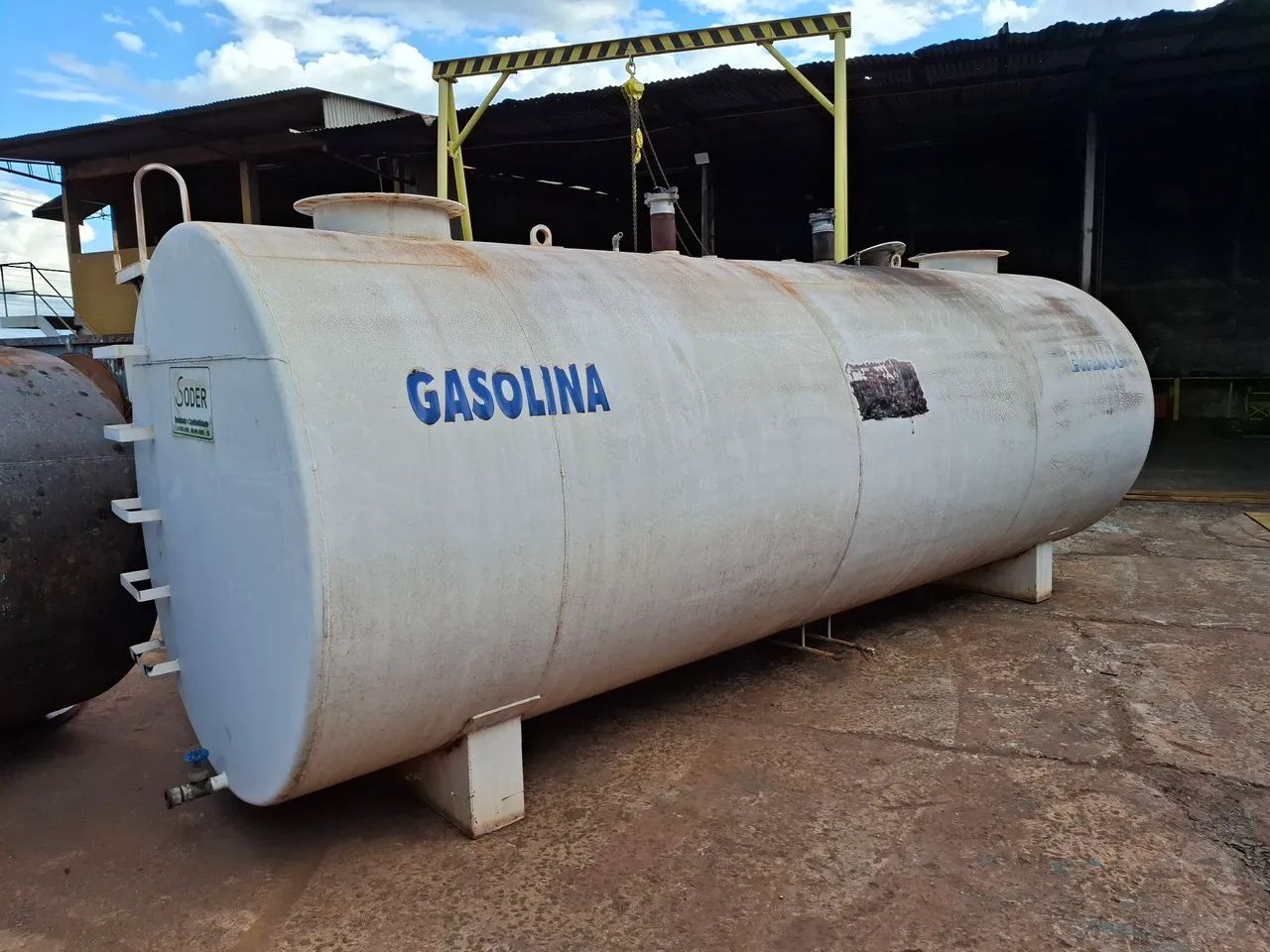 Tanque de combustivel usado 