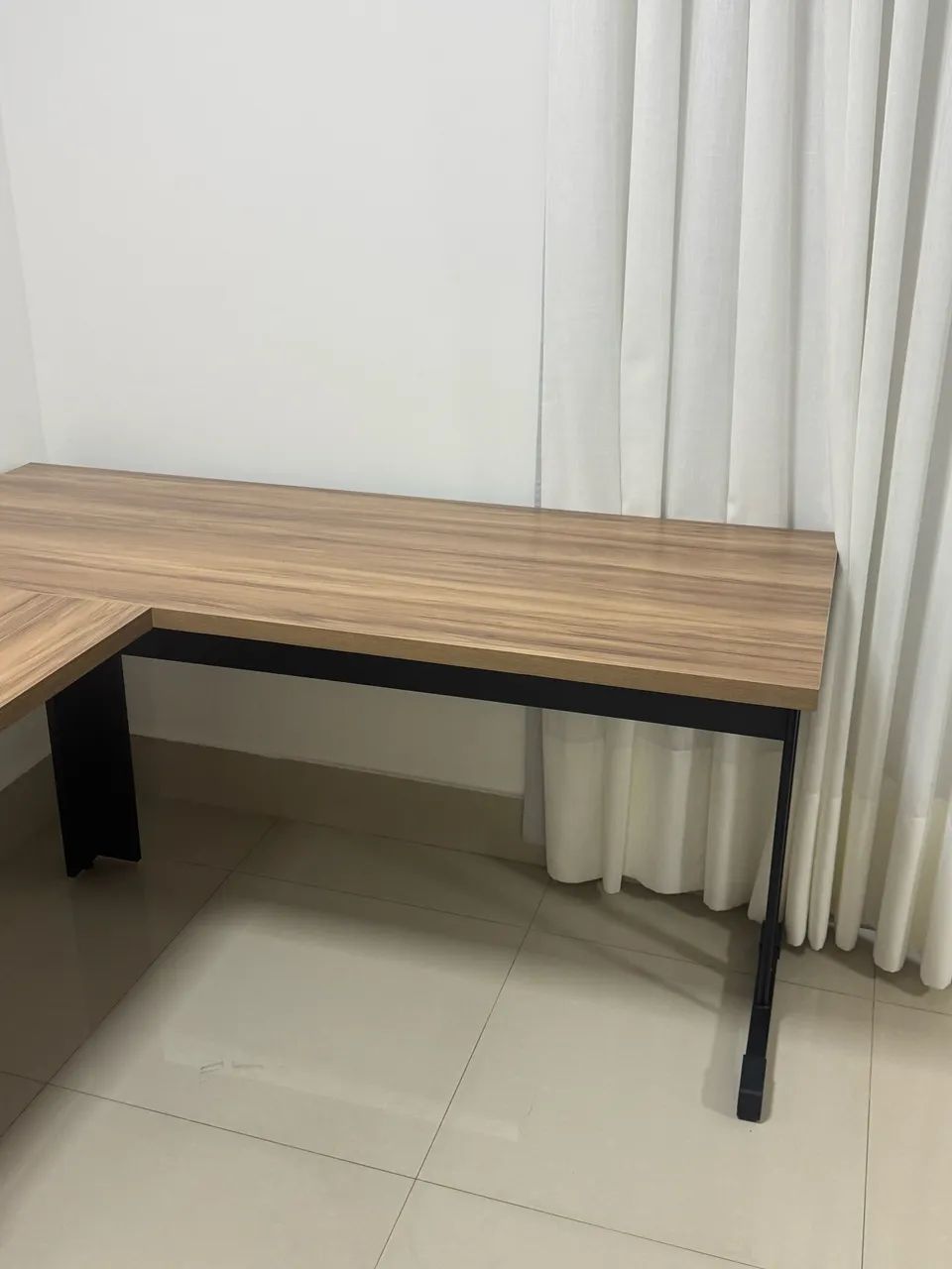 Vendo mesa de escritório semi nova - Foto 3