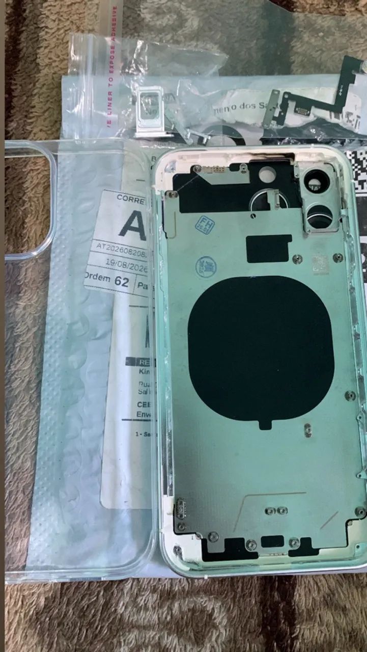 Carcaça de iPhone 11 pra transformar no 15pro - Foto 2