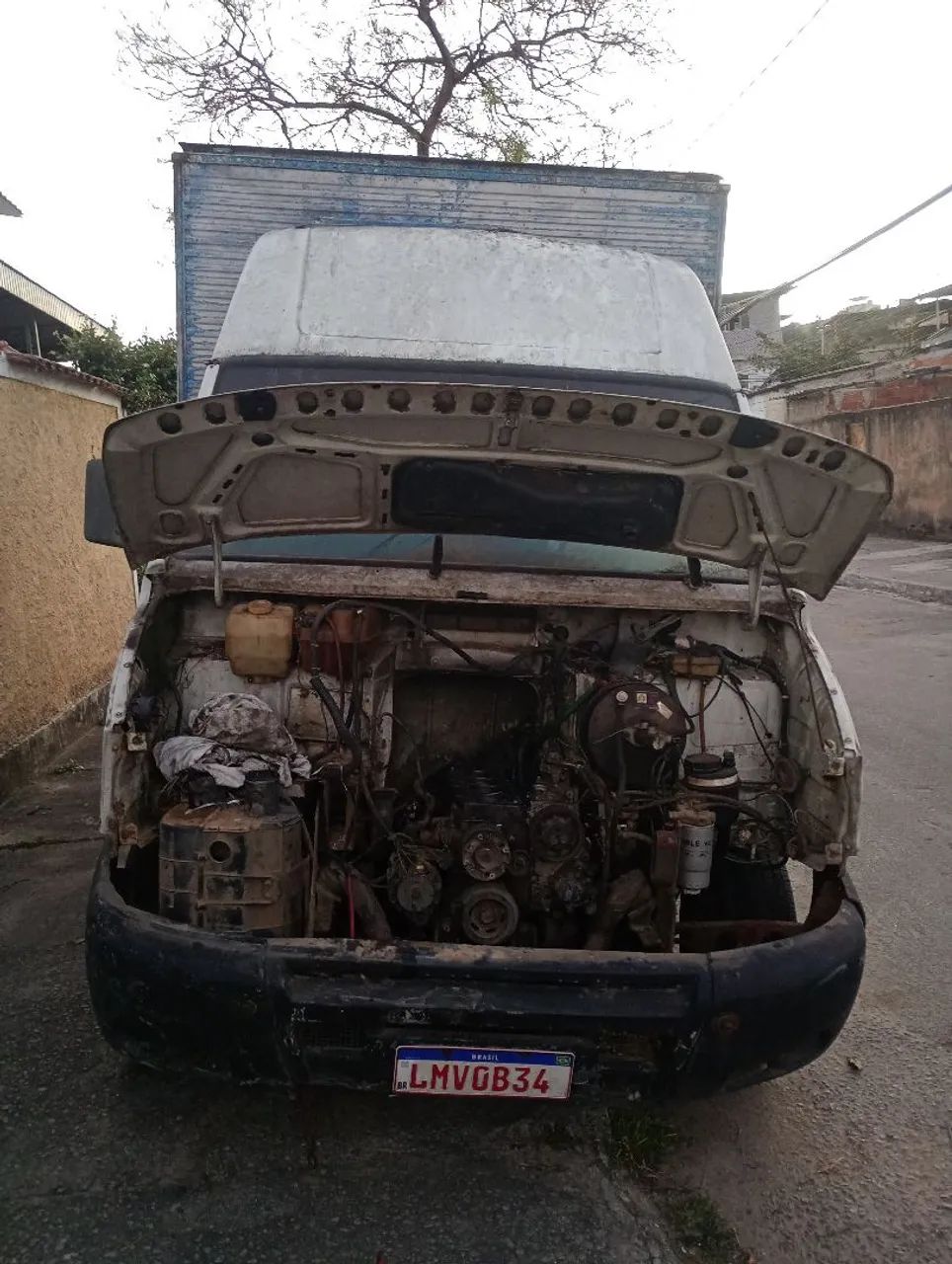 Iveco 4912 Dayle baú 