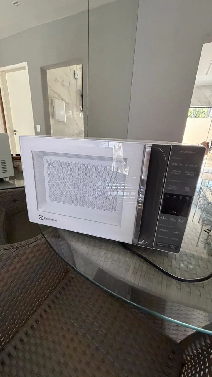 Microondas usado poucas vezes