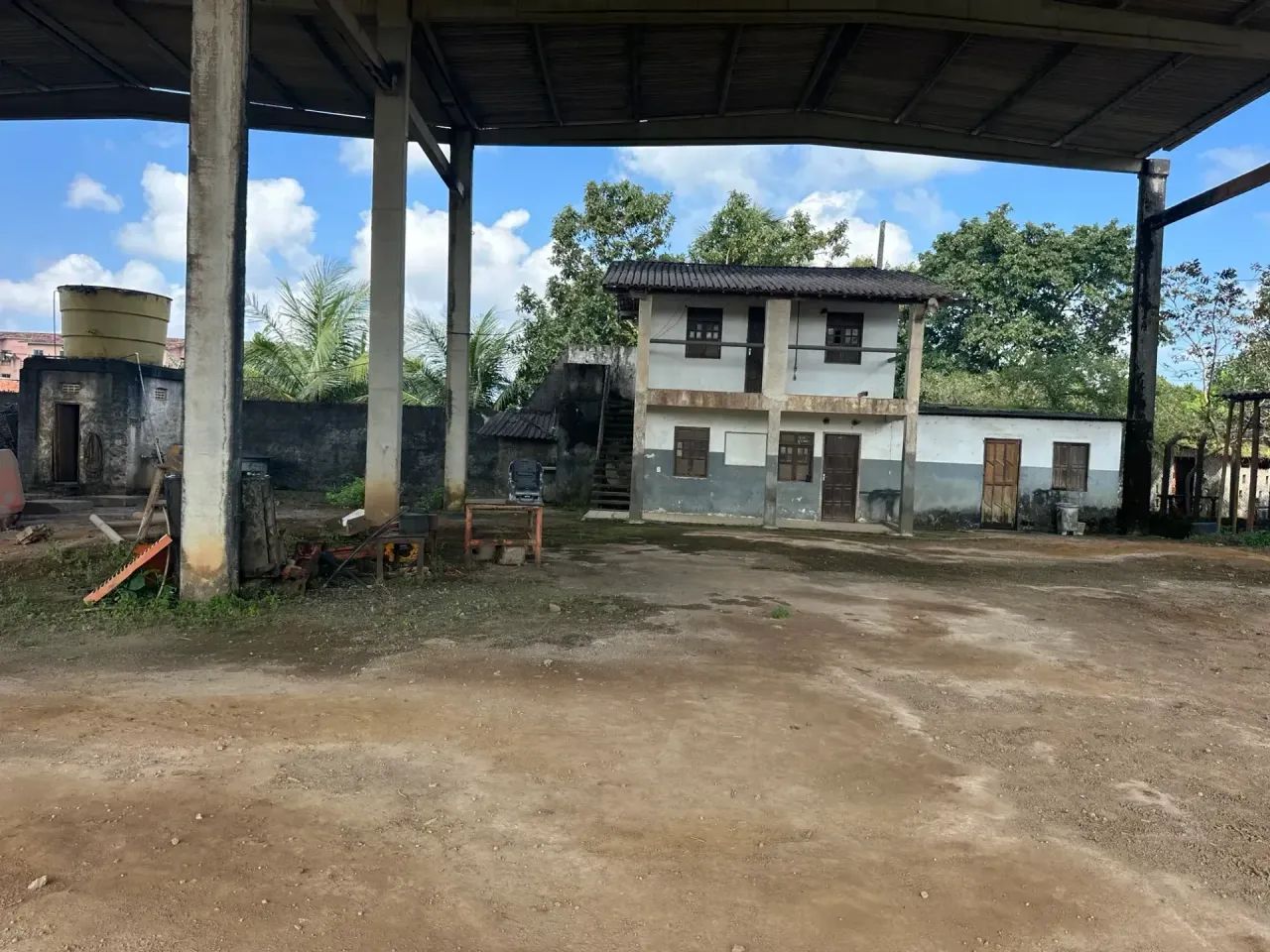 Arra para guarda de caminhoes Onibus coberto