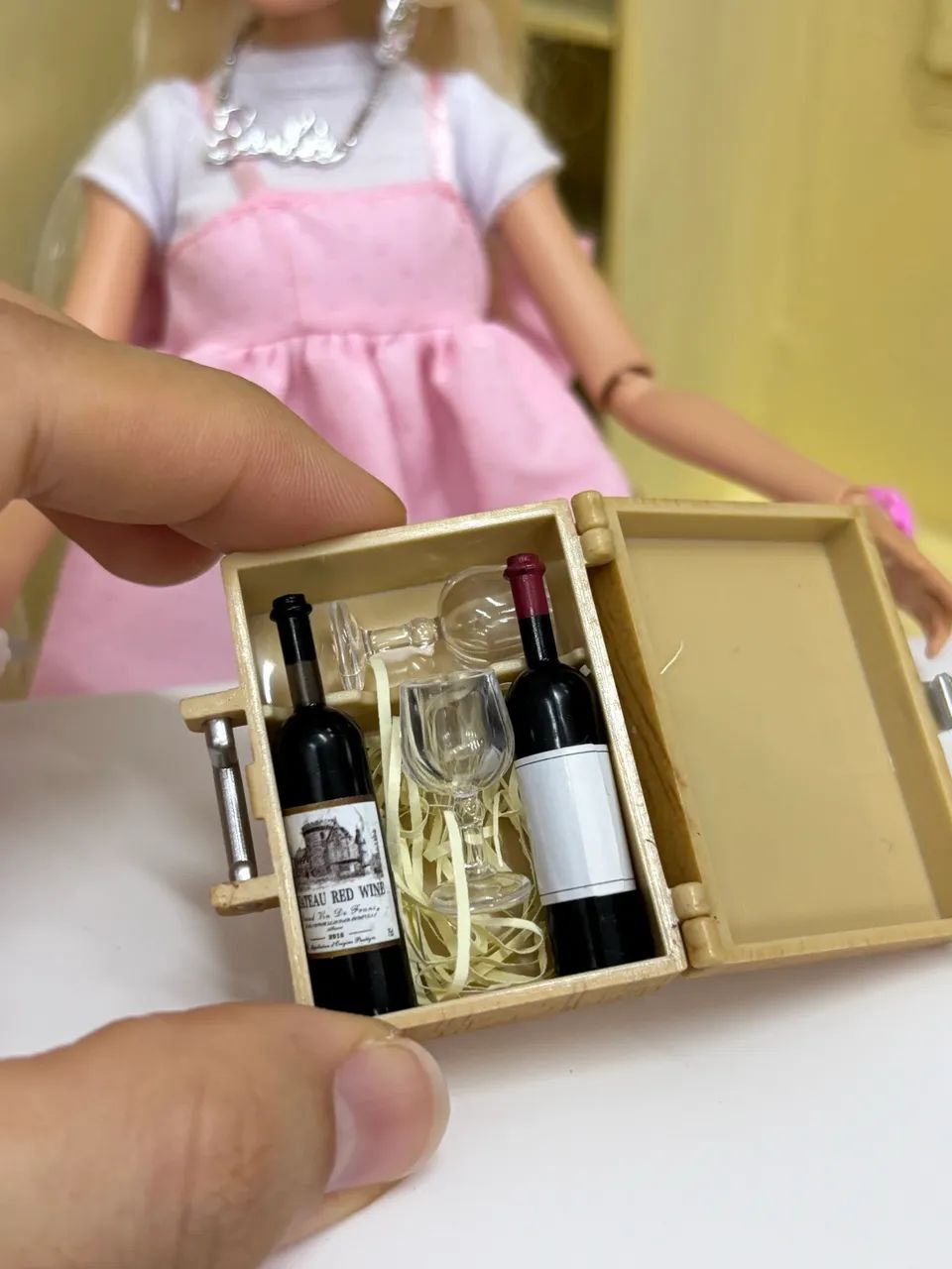 Acessórios casa barbie (caixa de vinho) - Foto 2