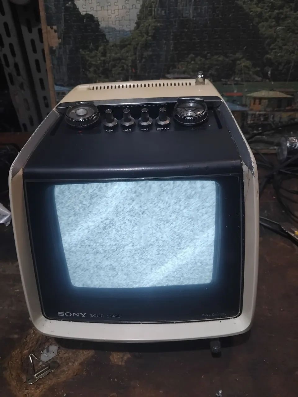 Antiga tv Portátil Sony Solid State 750. Funcionando. Ler descrição. 