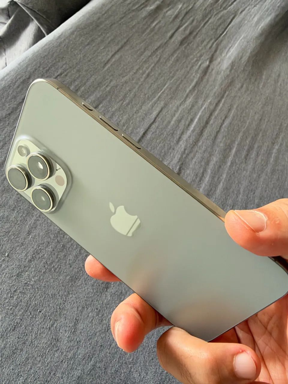 iPhone 15 Pro Max (estado de novo)