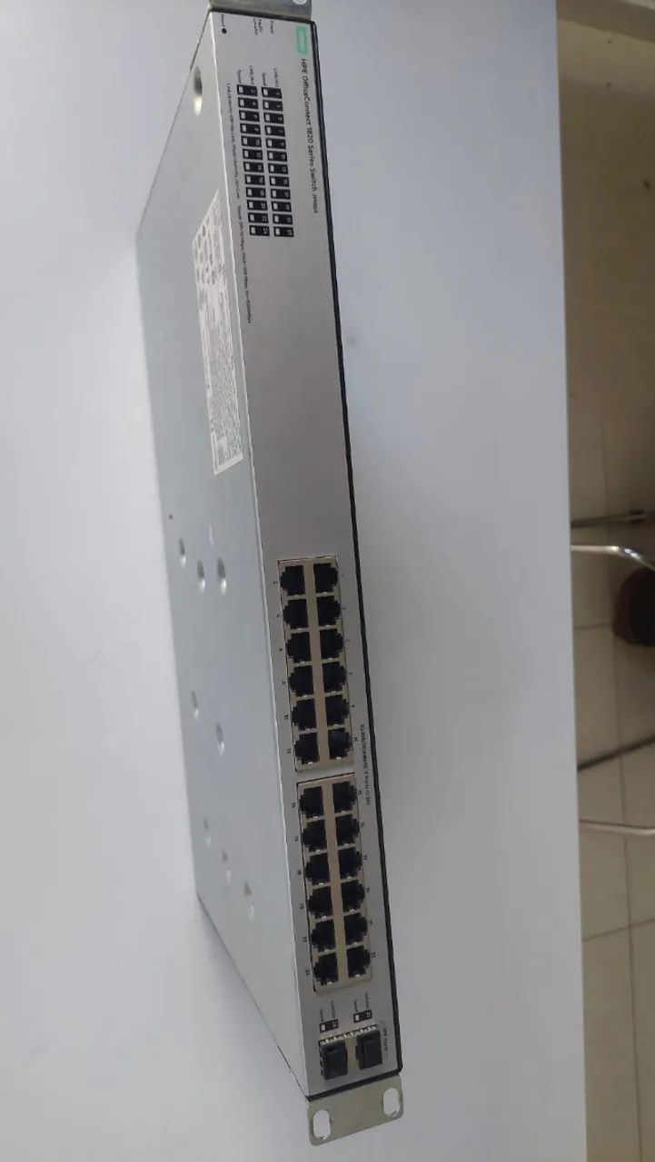 Switch Hewlett Packard Enterprise J9980A 24 Portas RJ-45 2 SFP - Foto 2