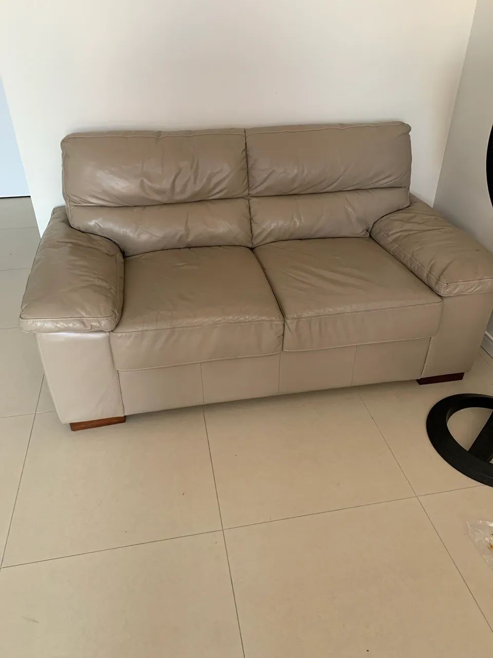 Sofá em couro 