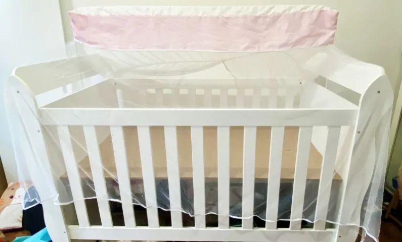 Berço menina que vira cama