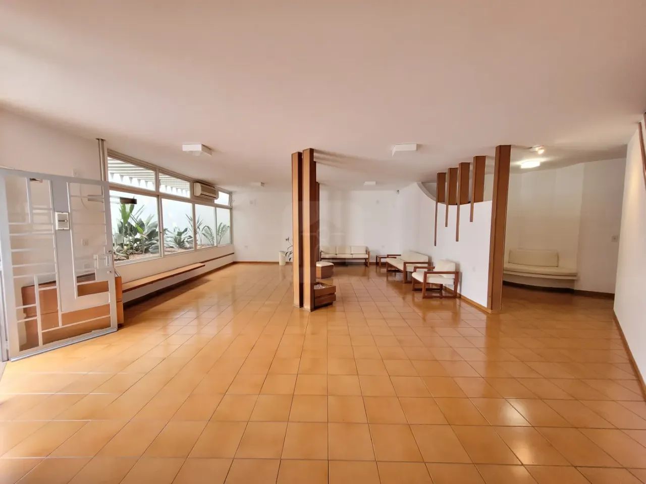 Prédio comercial para locação no bairro Centro - Foto 2
