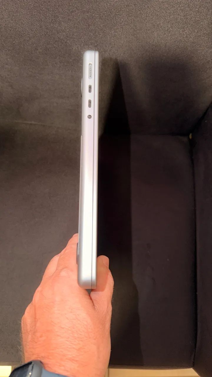 MacBook Pro M3 2023 - Foto 2