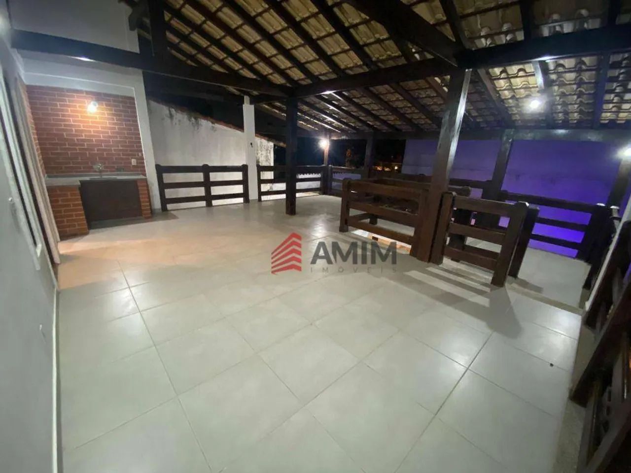 Casa duplex à venda com 5 quartos - Marazul - Piratininga - RJ