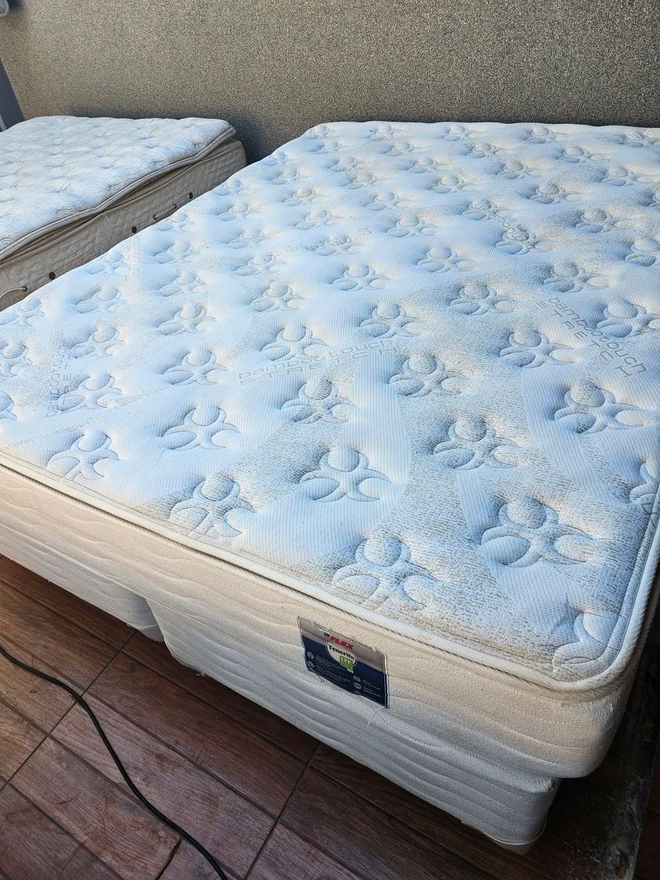 Cama Box Queen SIMMONS 