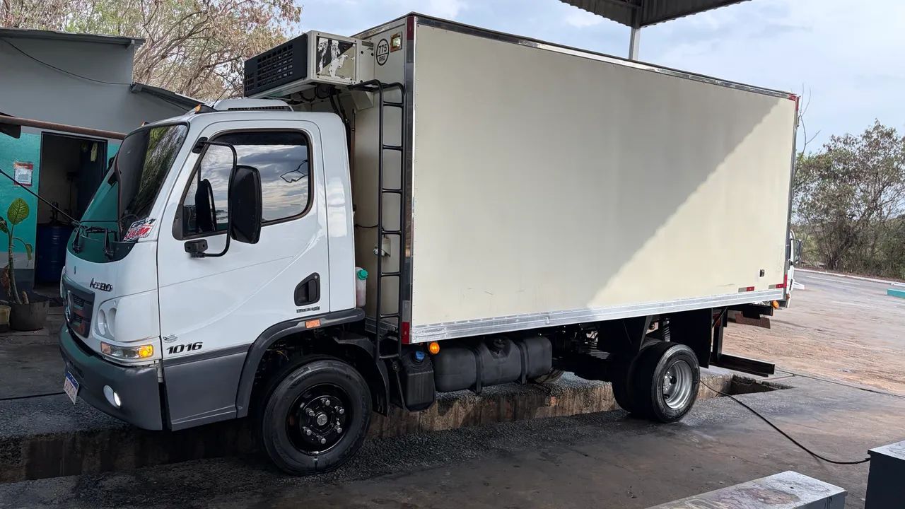 Accelo 1016  - Foto 2