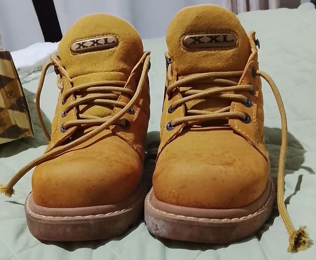 Bota semi novo 