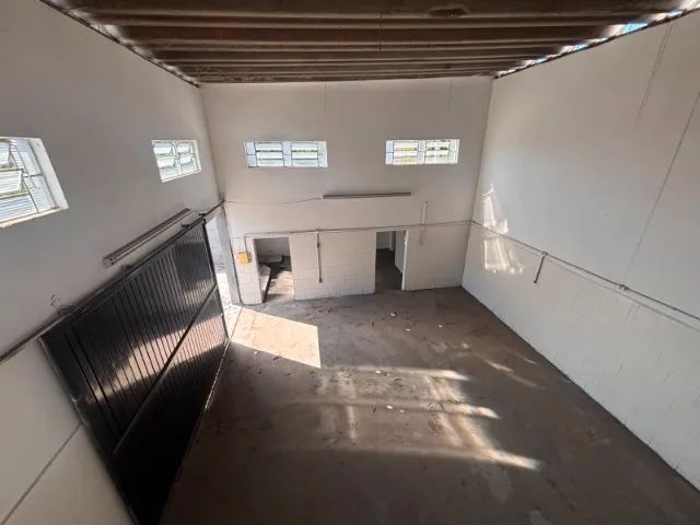 ALUGA-SE BARRACÃO COMERCIAL - Foto 4