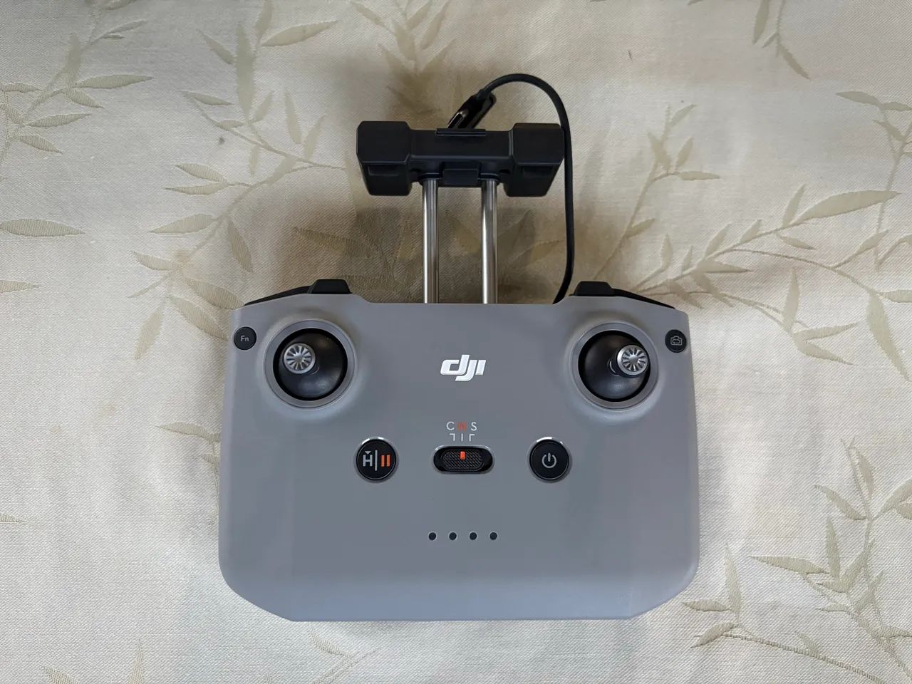 Controle, 2 baterias e carregador DJI NEO - Foto 2
