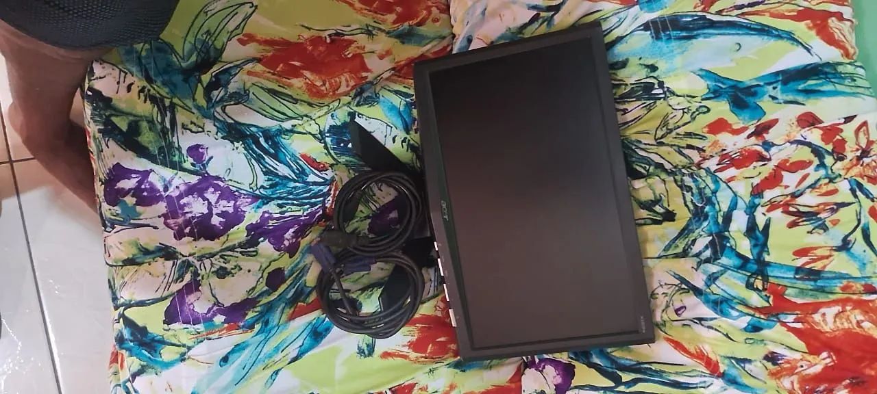 Monitor Acer 15.6 polegadas entrada vga somente  - Foto 2