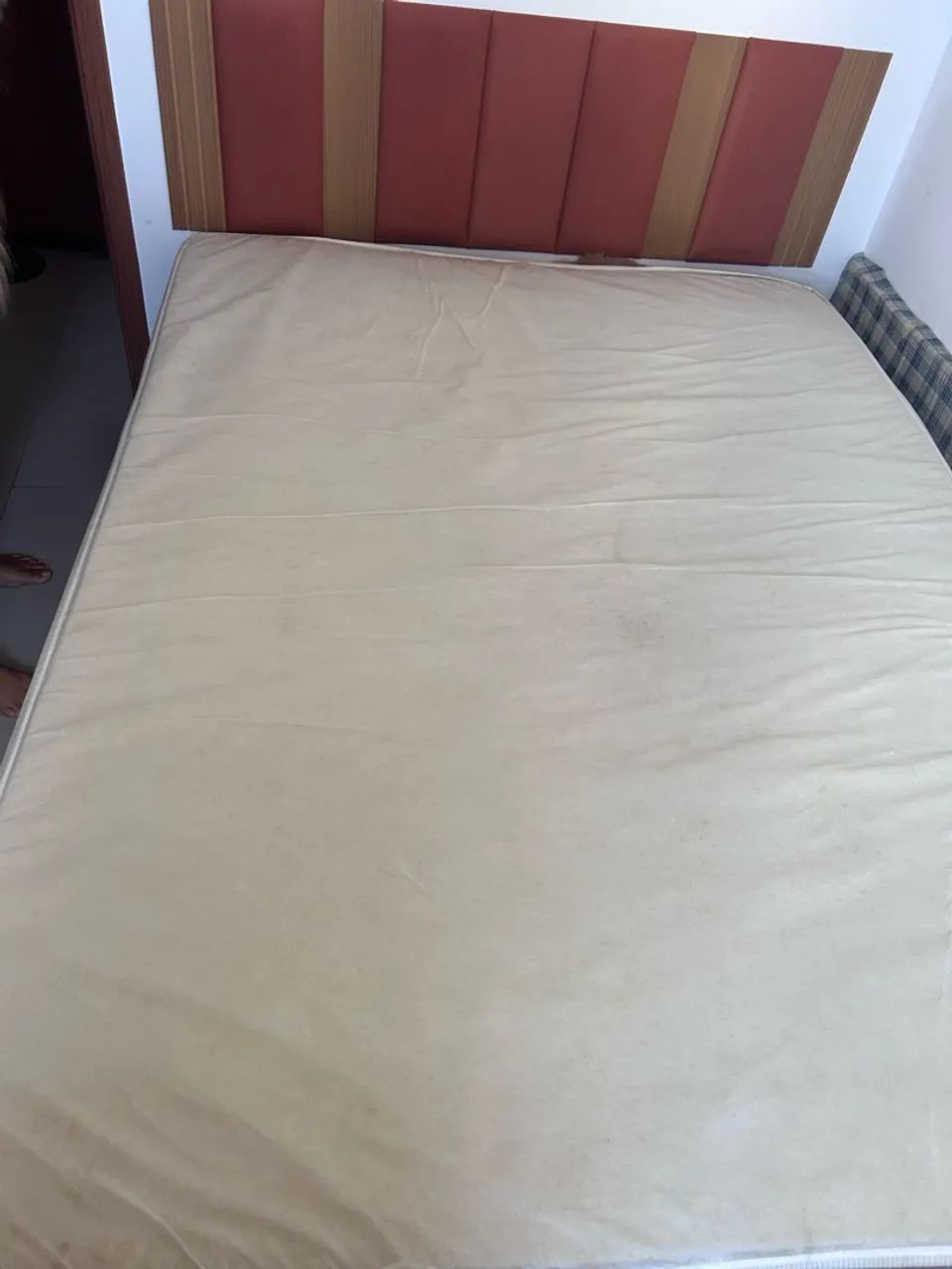 Vendo cama Box de casal.