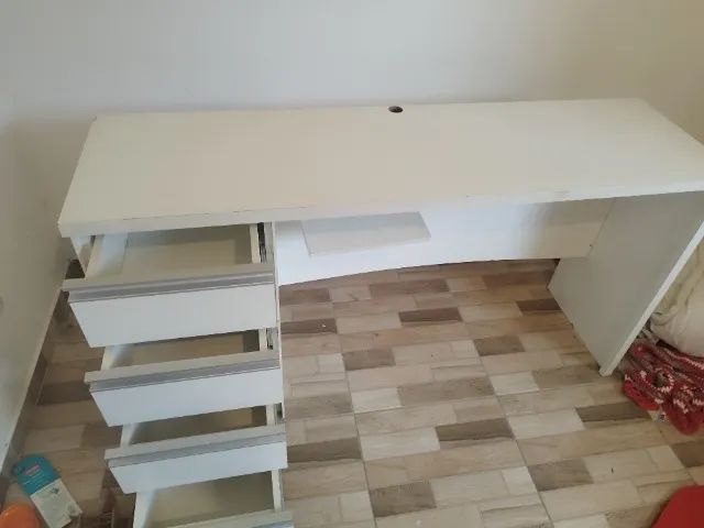 Escrivaninha com gavetas  - Foto 2