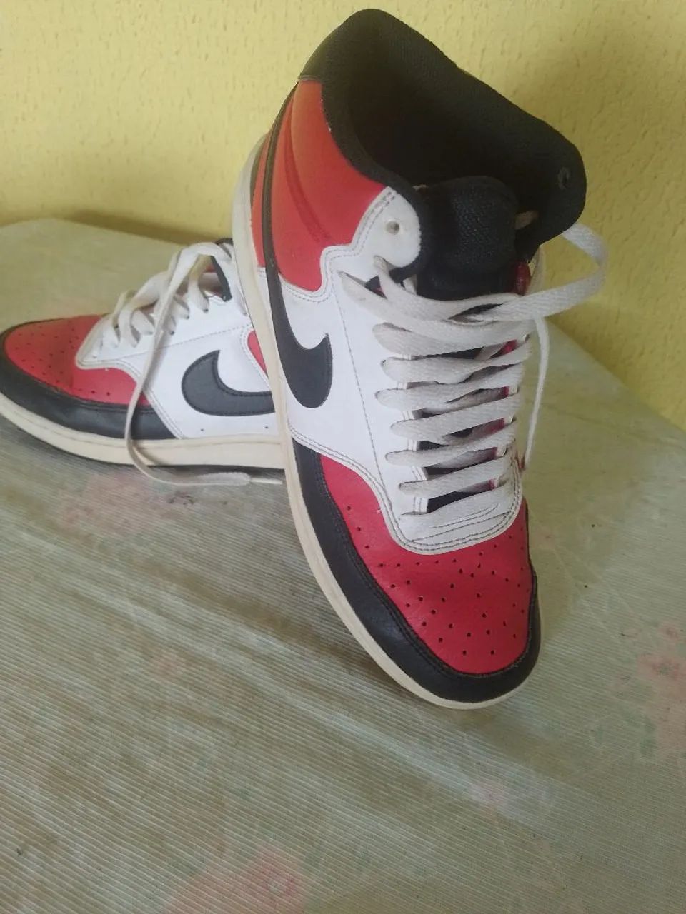 Vendo dois tênis em excelente estado